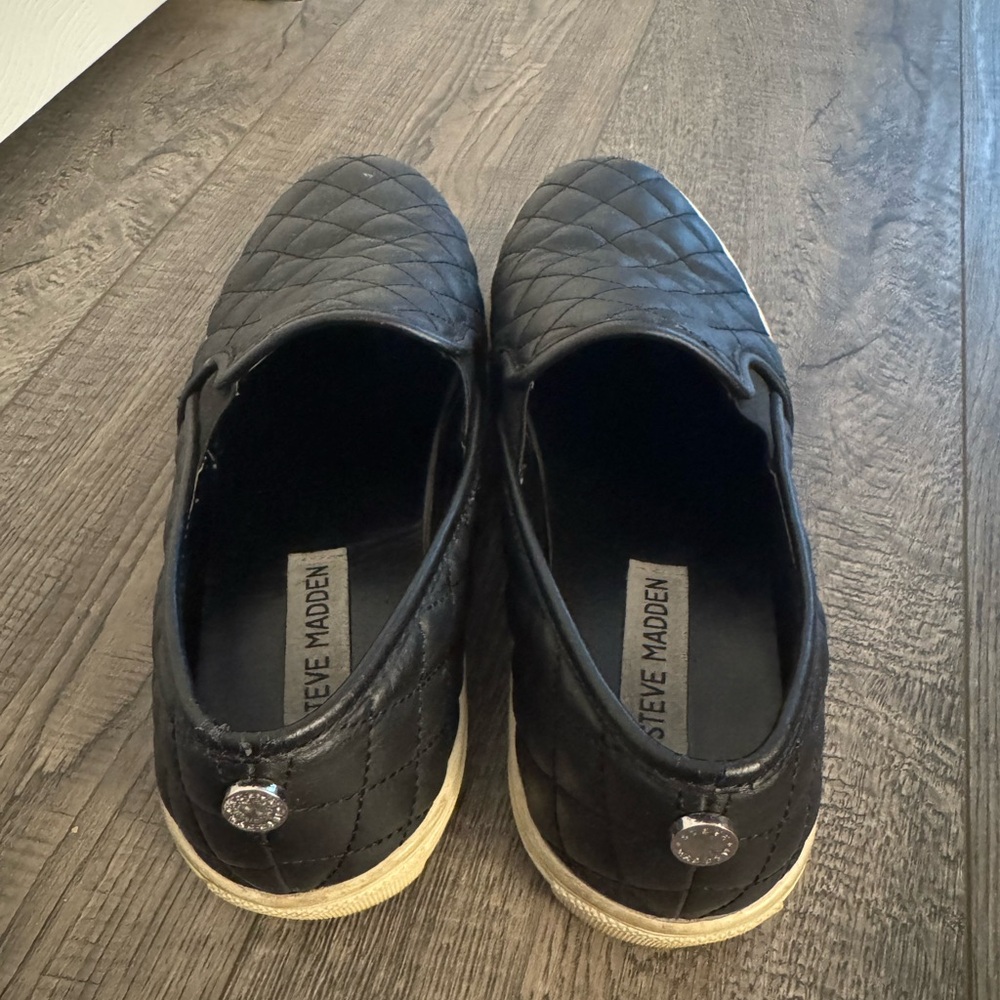 Steve Madden slip ons